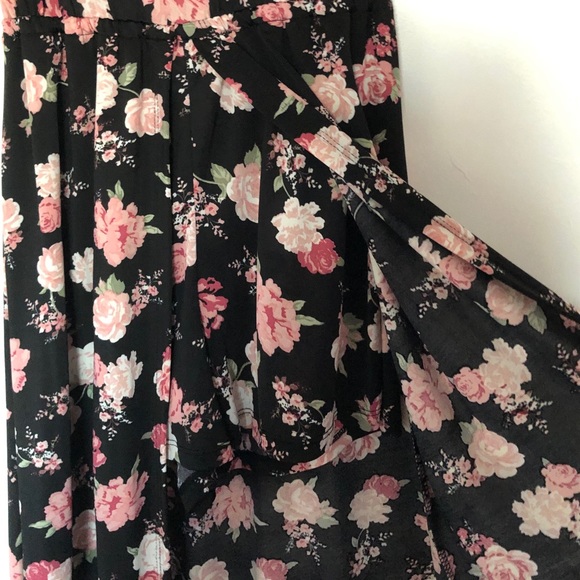 Floral off the shoulder romper - Picture 4 of 7